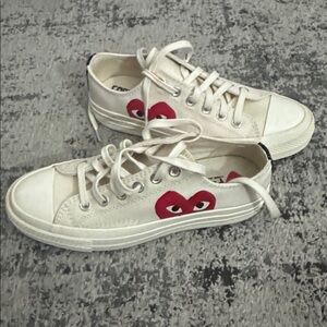 Converse Women's Off-White Sneakers